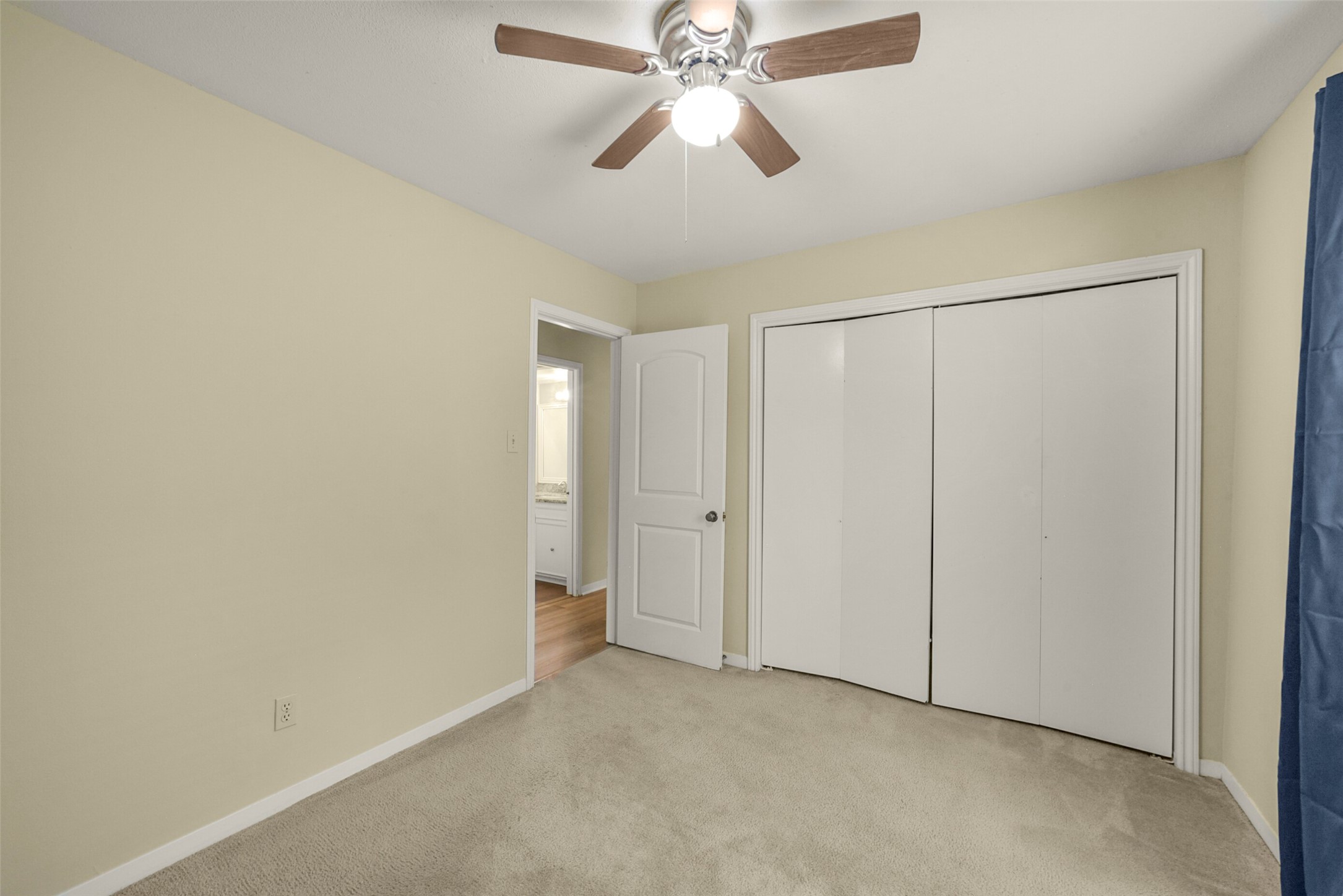 8343 Waynemer Way Houston, TX 77040 - Photo 32 of 38 Bedroom 3 of 3