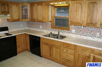 122 North 16th Street Decatur, IN 46733 - Photo 9 of 17