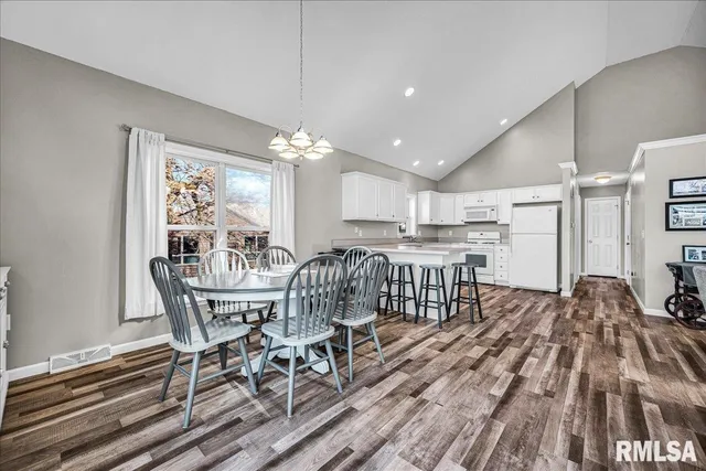 $539,900 | 54 Shady Oak Court, Dahinda, IL 61428