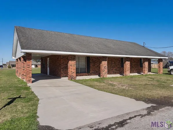 $277,000 | 1140 East Camellia Drive, Thibodaux, LA 70301