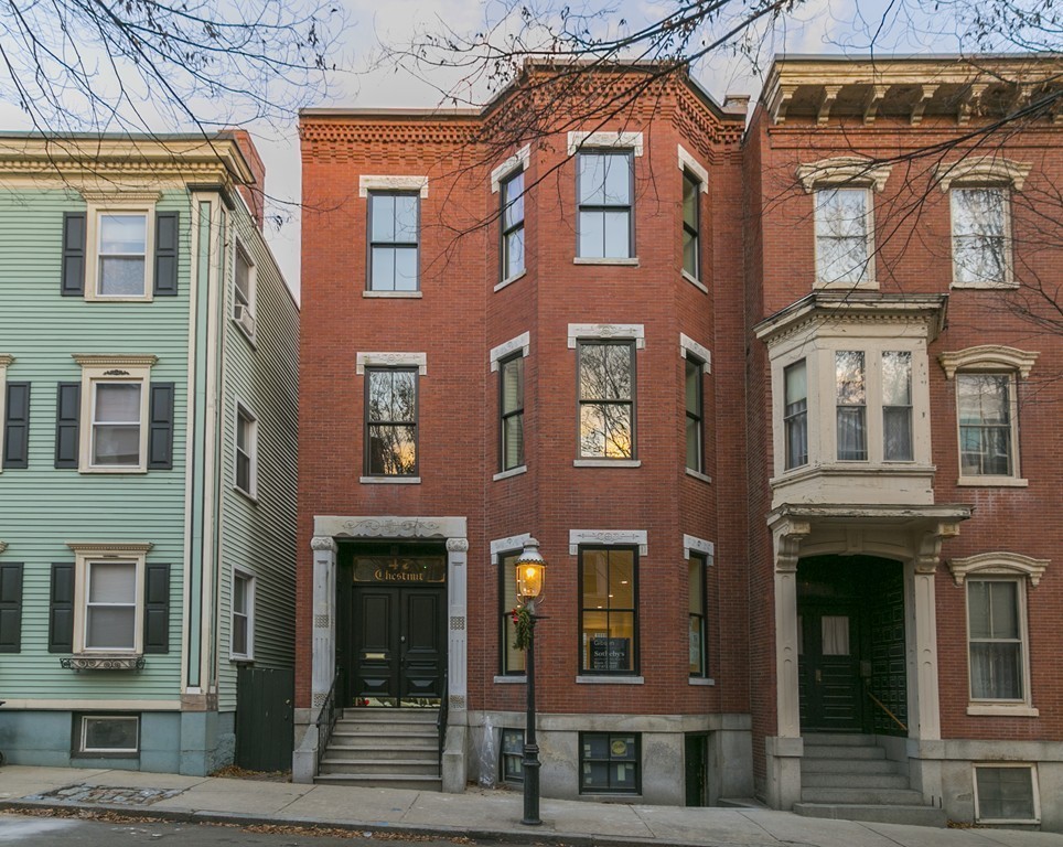 47 Chestnut Street, Unit 1 Boston, MA 02129 - Photo 17 of 17 a front view of a multi story building