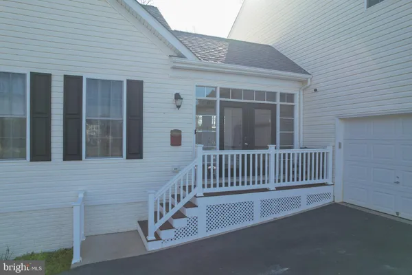 $995,000 | 140 Parliament Way, Charles Town, WV 25414