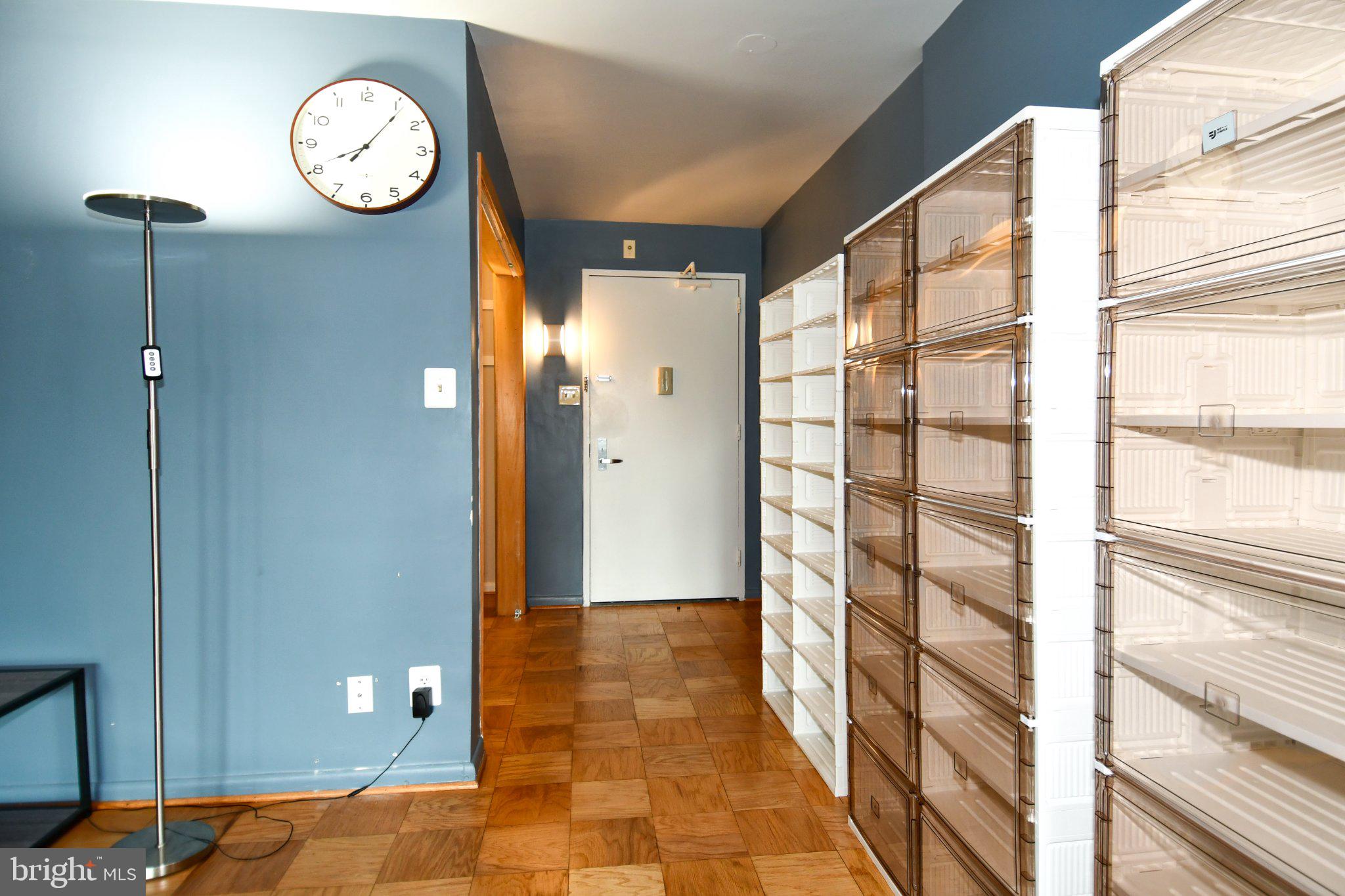 5101 River Road, Unit 712 Bethesda, MD 20816 - Photo 3 of 38 Modern entryway with sleek storage.