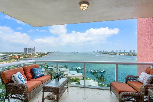$3,650 | 2650 Lake Shore Drive, Unit 1401, Riviera Beach, FL 33404