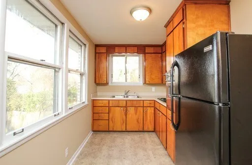 $1,325 | 439 B Capri Drive, Nashville, TN 37209