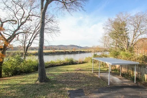 $1,325 | 439 B Capri Drive, Nashville, TN 37209