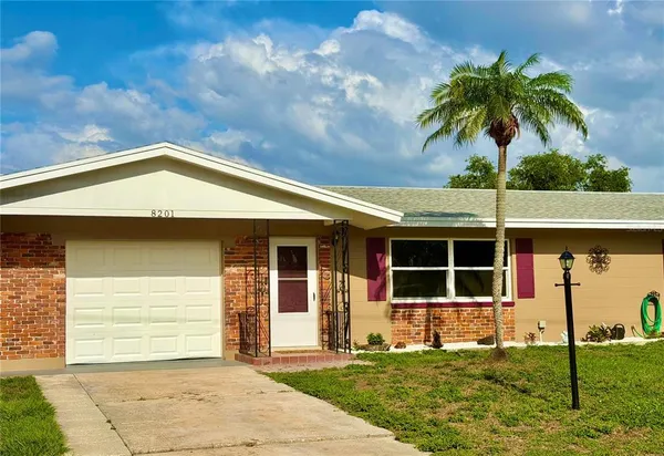 $2,690 | 8201 120th Street, Seminole, FL 33772