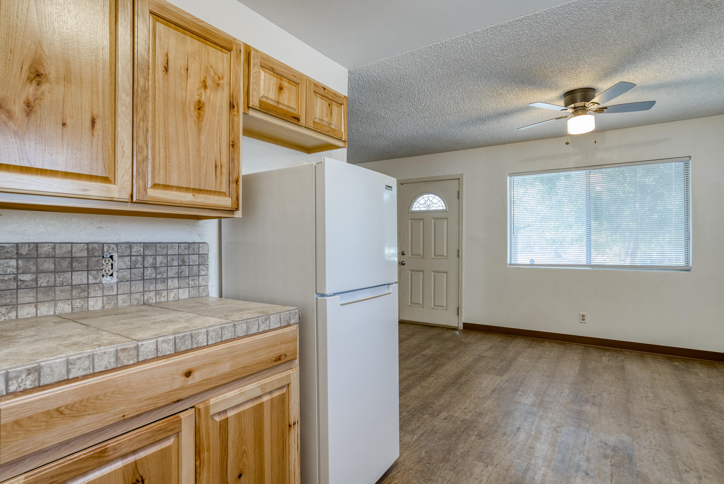 1007 Layton Road Redding, CA 96002 - Photo 5 of 18 Kitchen