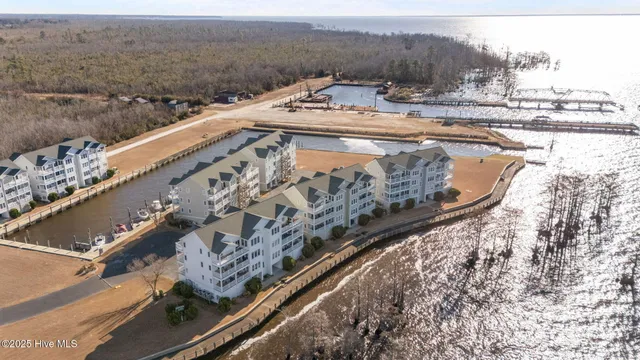 $374,900 | 416 Captains Cove, Unit F, Edenton, NC 27932