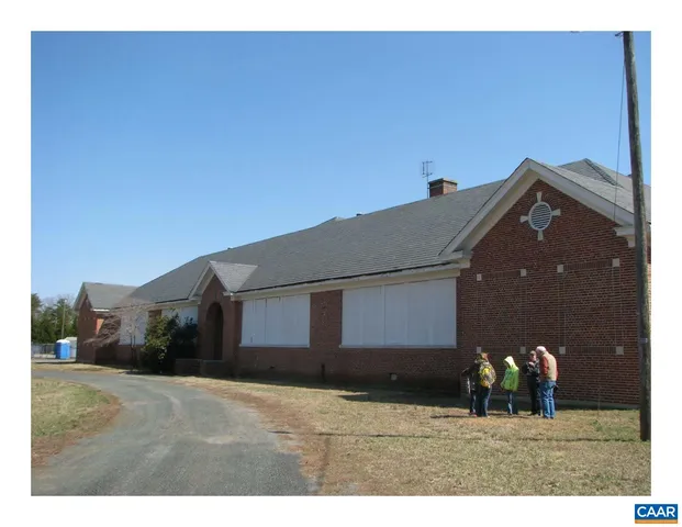 a house view with a outdoor space