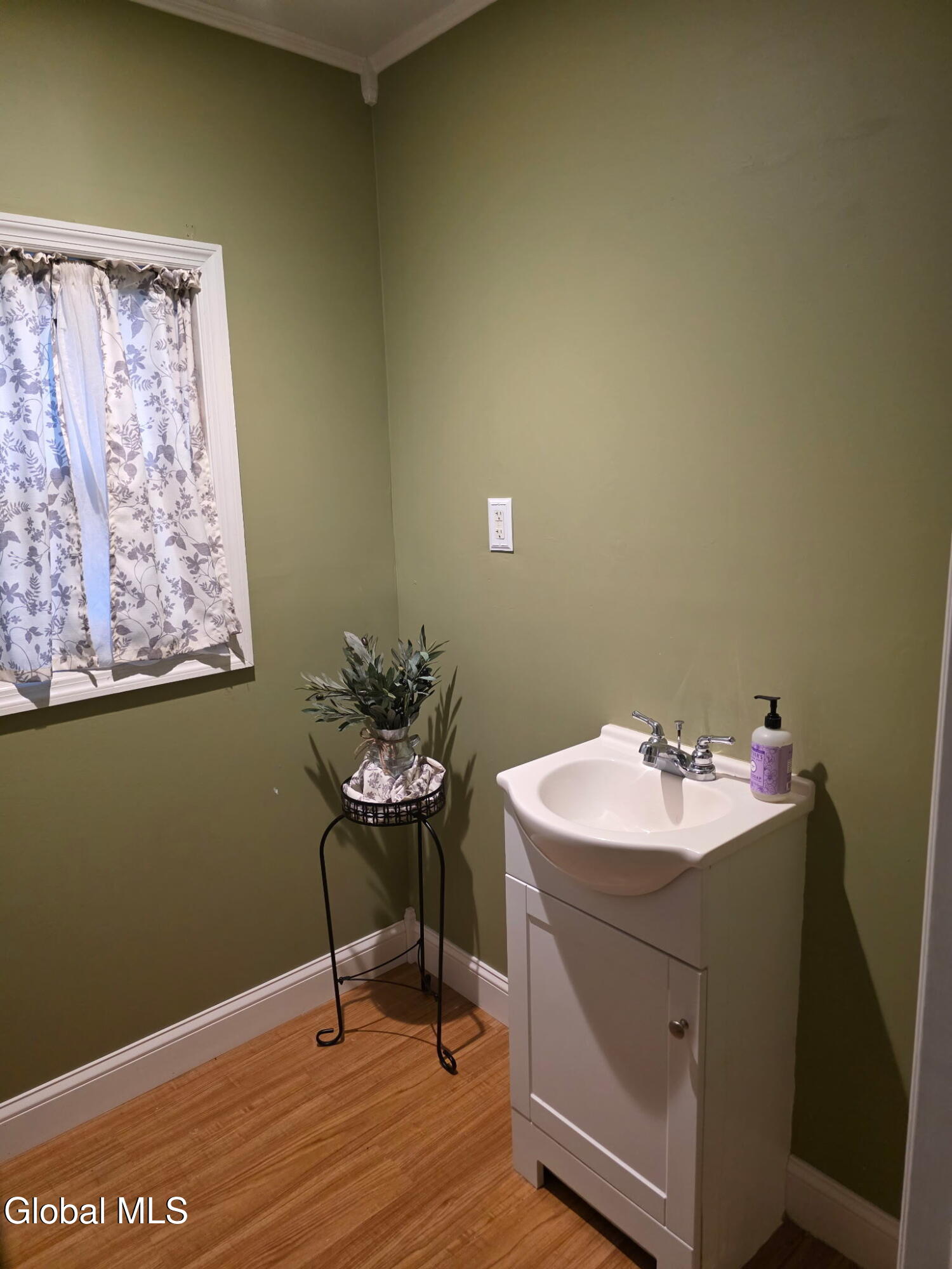 1016 Loudon Road Cohoes, NY 12047 - Photo 27 of 47 3929