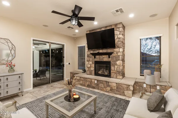 $874,999 | 24212 North 24th Place, Phoenix, AZ 85024