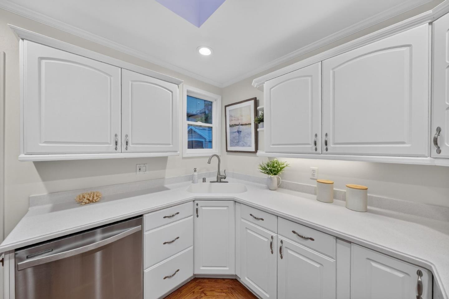 236 Modoc Place Pacifica, CA 94044 - Photo 7 of 14