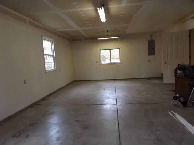 323 Golf Club Road Anderson, IN 46011 - Photo 22 of 24 Gallery Image 22