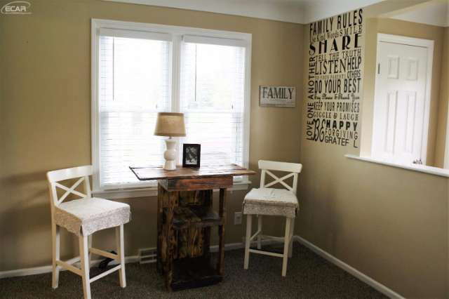139 Elms Road Flushing, MI 48433 - Photo 7 of 37 21209521-6.JPG