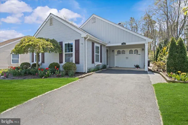 $349,999 | 32 Buckingham Drive, Southampton, NJ 08088