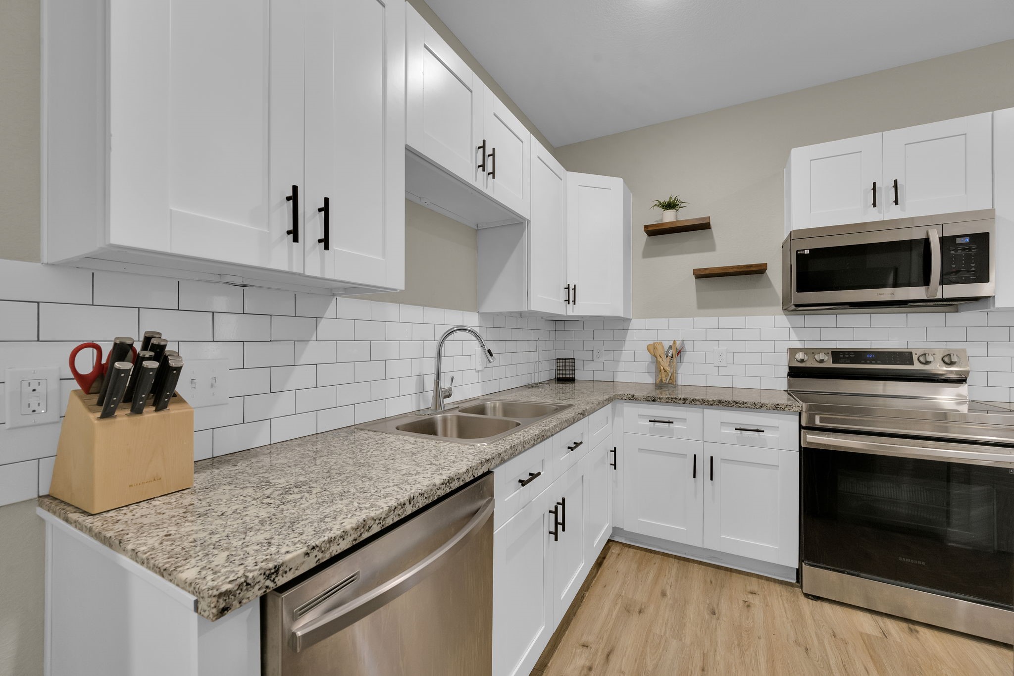 10317 Lake Road, Unit 6B Houston, TX 77070 - Photo 6 of 19 Gallery Image 6