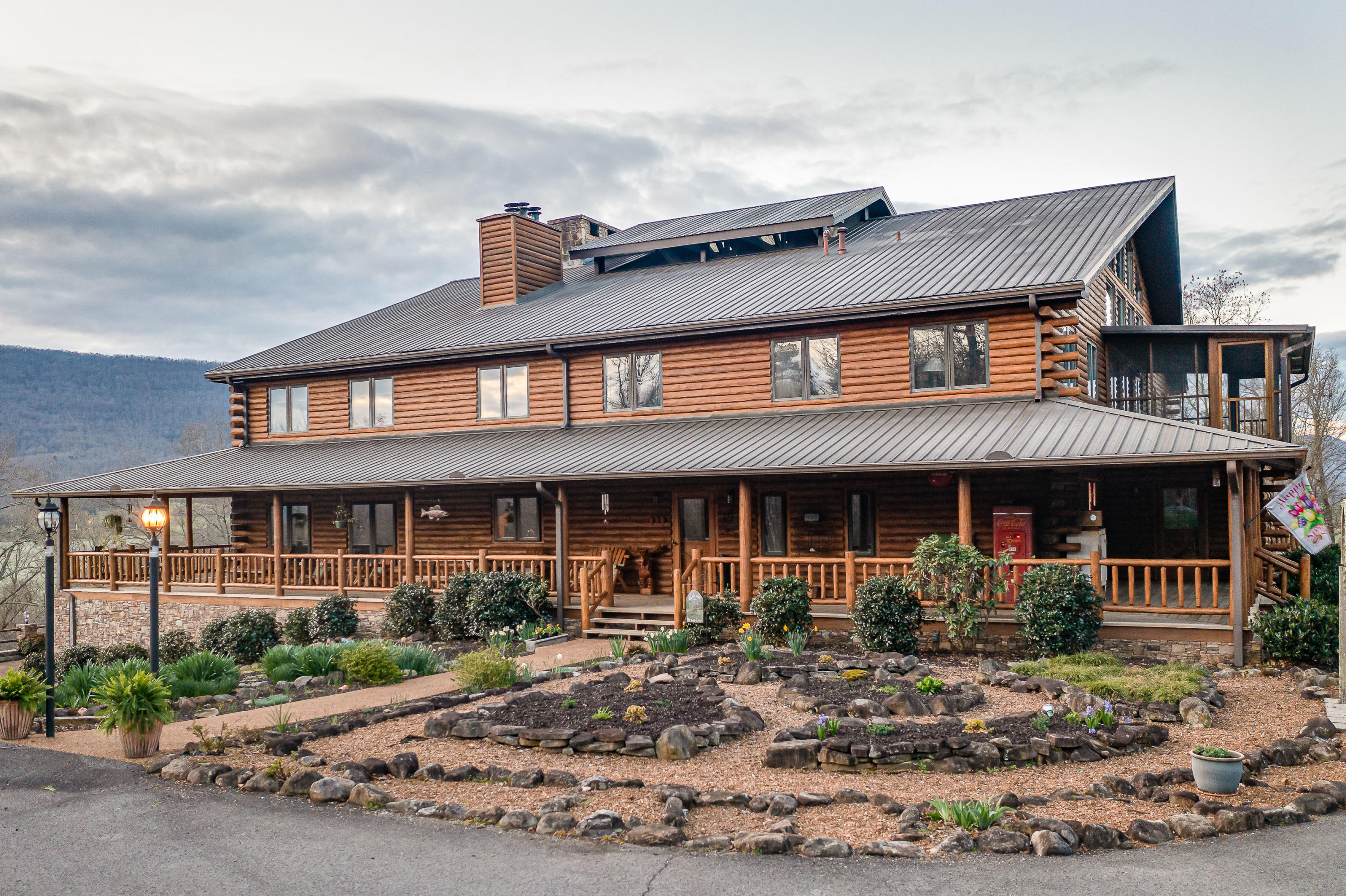 846 Lockhart Road Dunlap, TN 37327 - Photo 22 of 98 846 Lockhart twilight-22