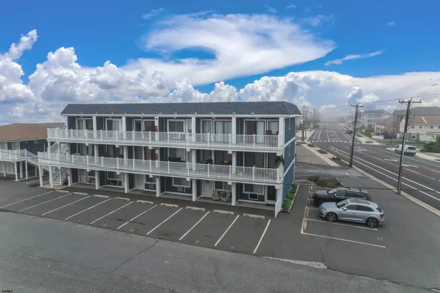 $295,000 | 212 West Brigantine Avenue, Unit 305, Brigantine, NJ 08203