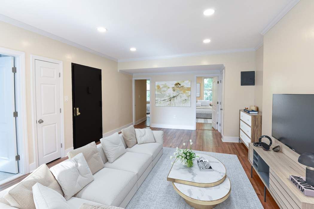 154 South 4th Street, Unit 3 Brooklyn, NY 11211 - Photo 1 of 7