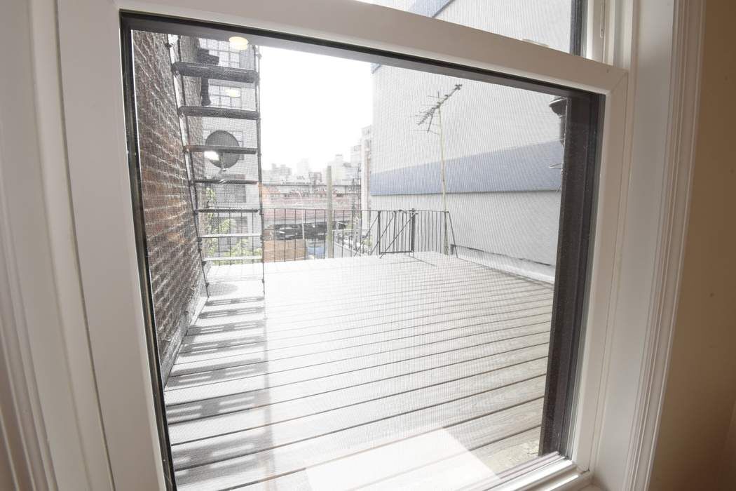 154 South 4th Street, Unit 3 Brooklyn, NY 11211 - Photo 6 of 7