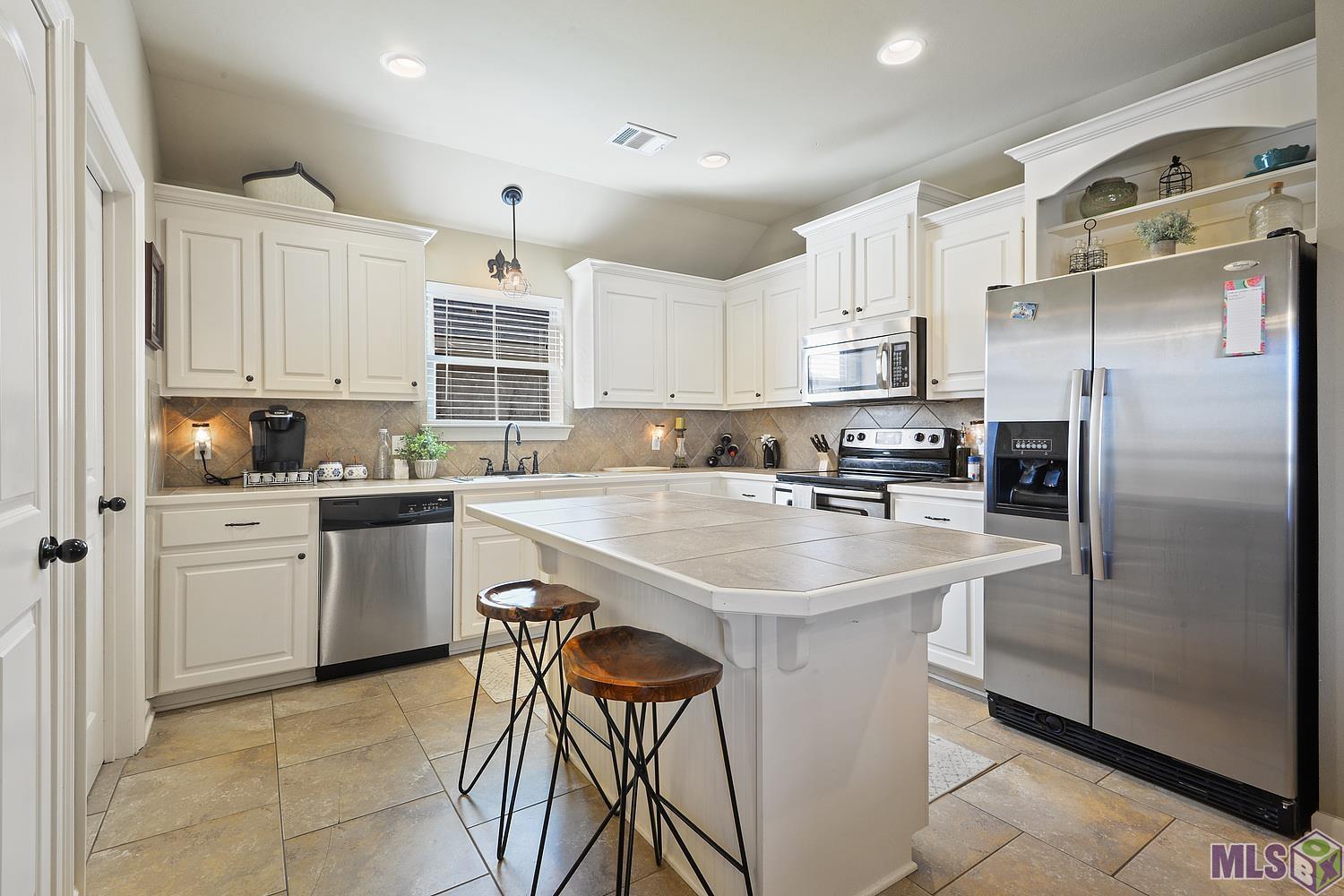 39518 Rue Royale Prairieville, LA 70769 - Photo 6 of 10 Gallery Image 6