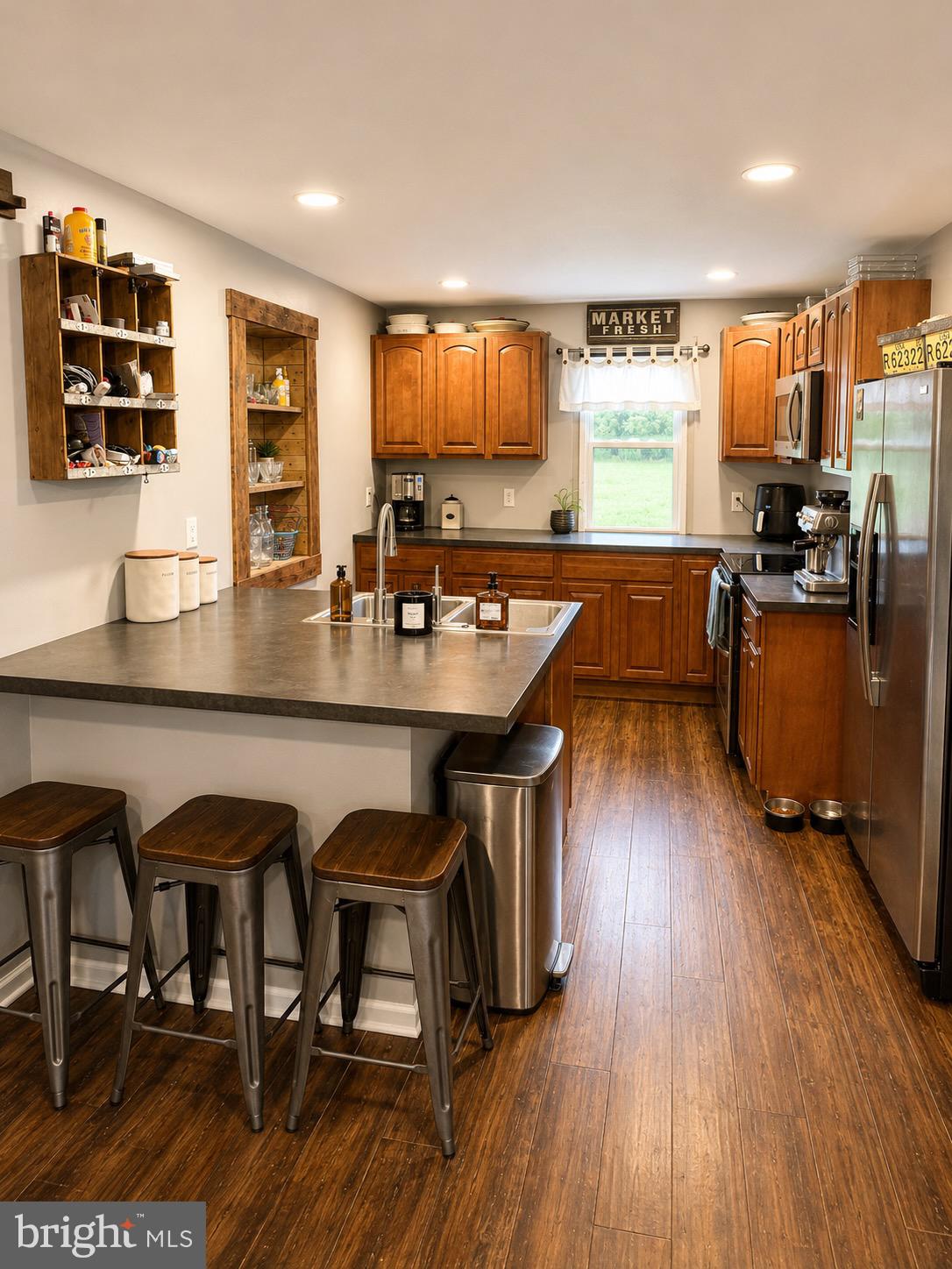 1686 Mapledale Road Elizabethtown, PA 17022 - Photo 8 of 41 Charming kitchen with modern touches.
