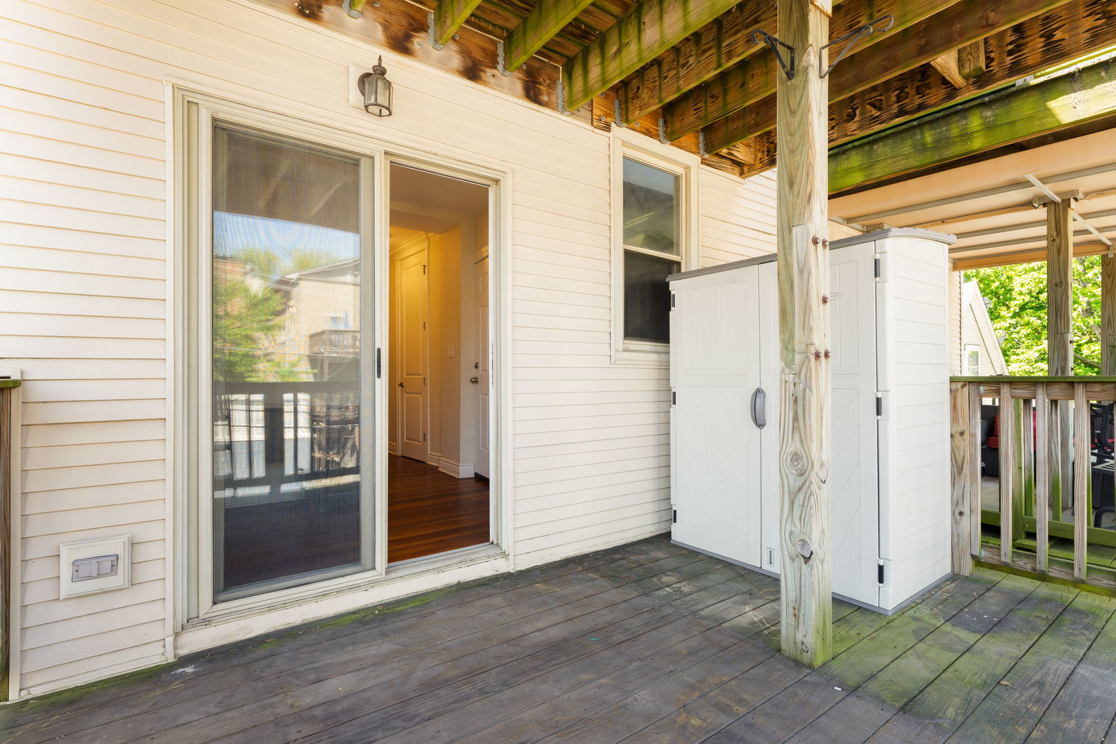 1744 West Henderson Street, Unit 2 Chicago, IL 60657 - Photo 31 of 34