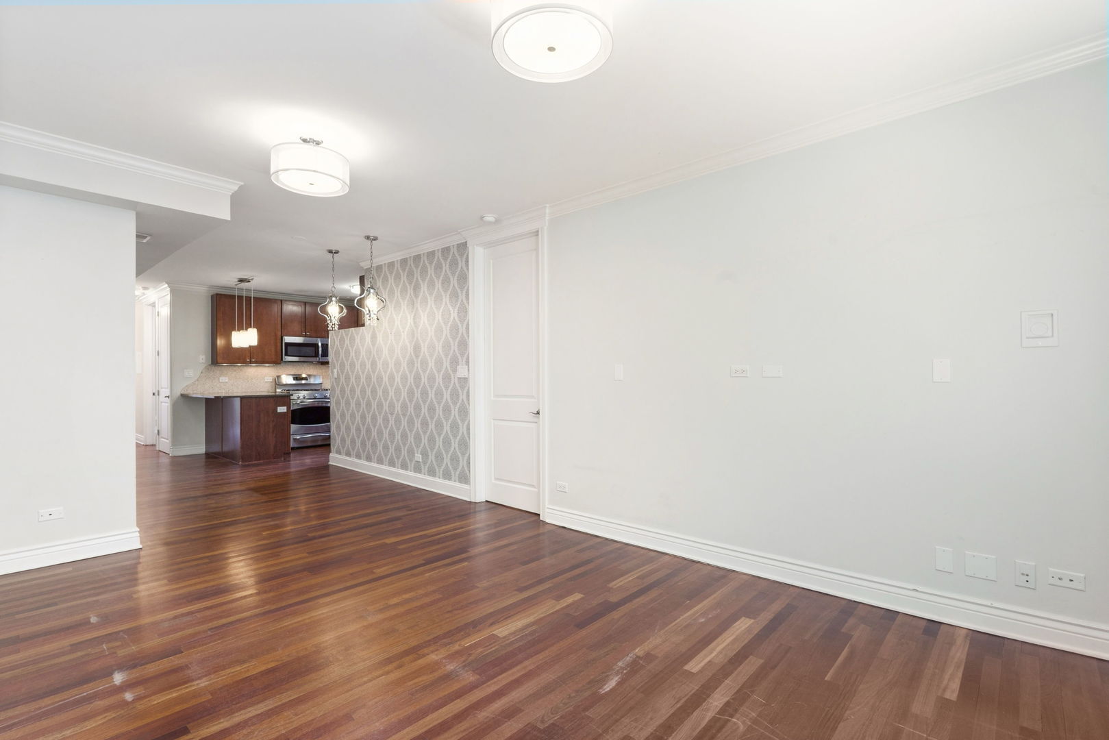 1744 West Henderson Street, Unit 2 Chicago, IL 60657 - Photo 7 of 34