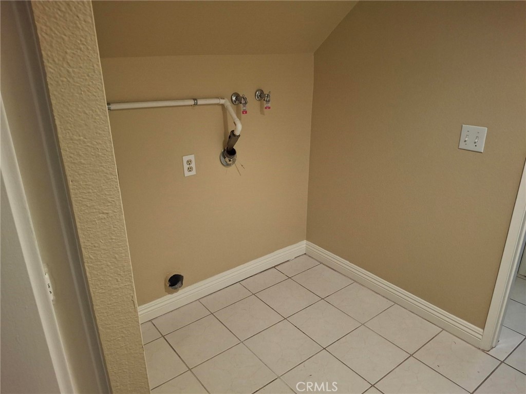 12 Hidalgo Irvine, CA 92620 - Photo 7 of 24 a view of bathroom