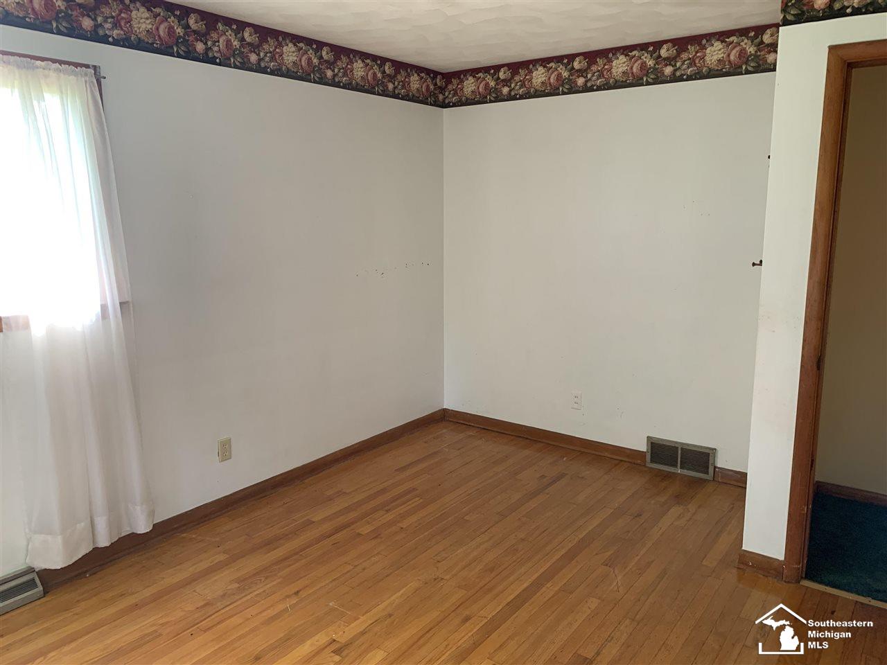 16231 West Albain Road Petersburg, MI 49270 - Photo 20 of 30 50049868-19.JPG