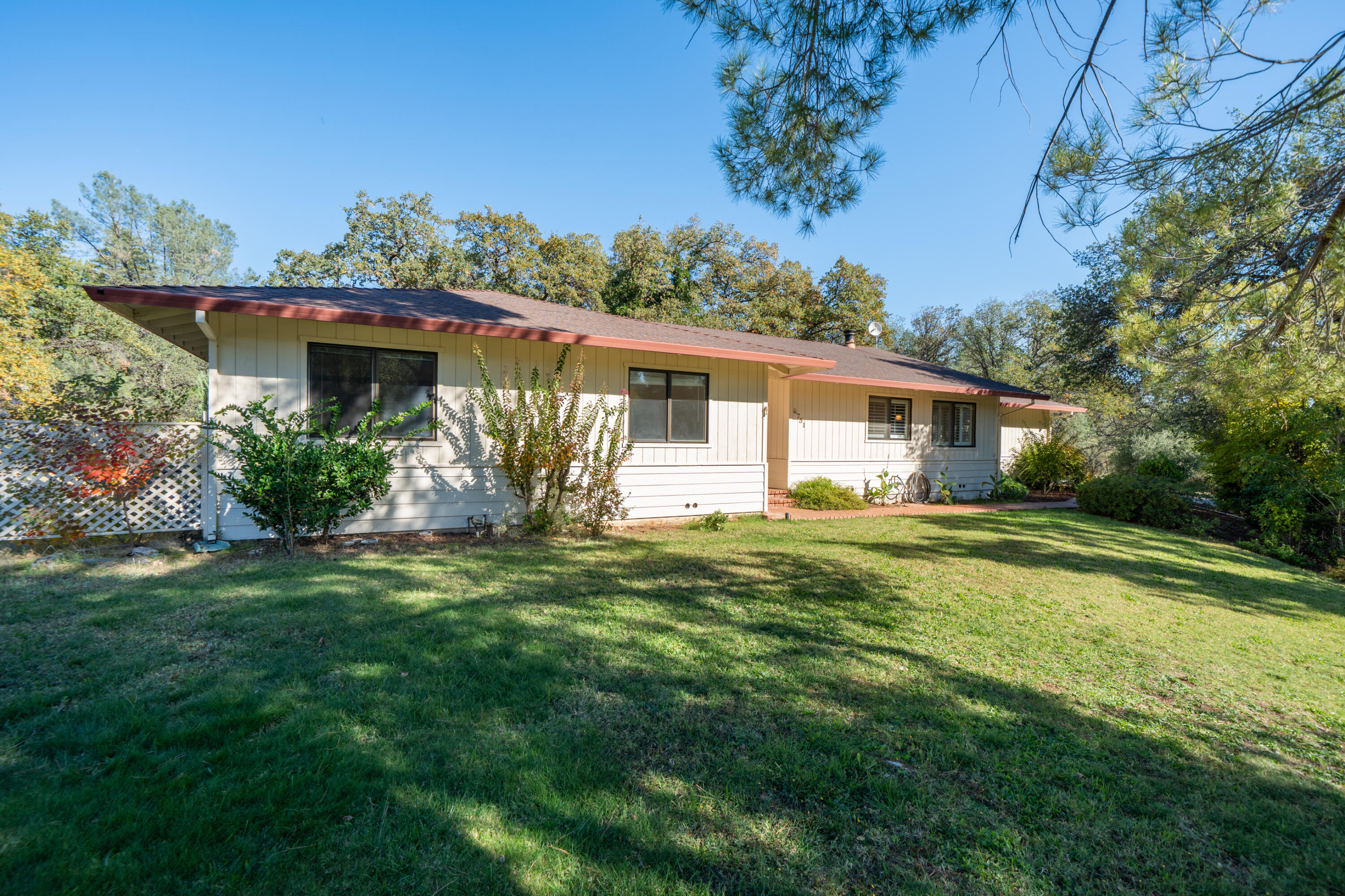 8751 Goldstone Lane Redding, CA 96001 - Photo 2 of 58 8751 Goldstone Ln-16
