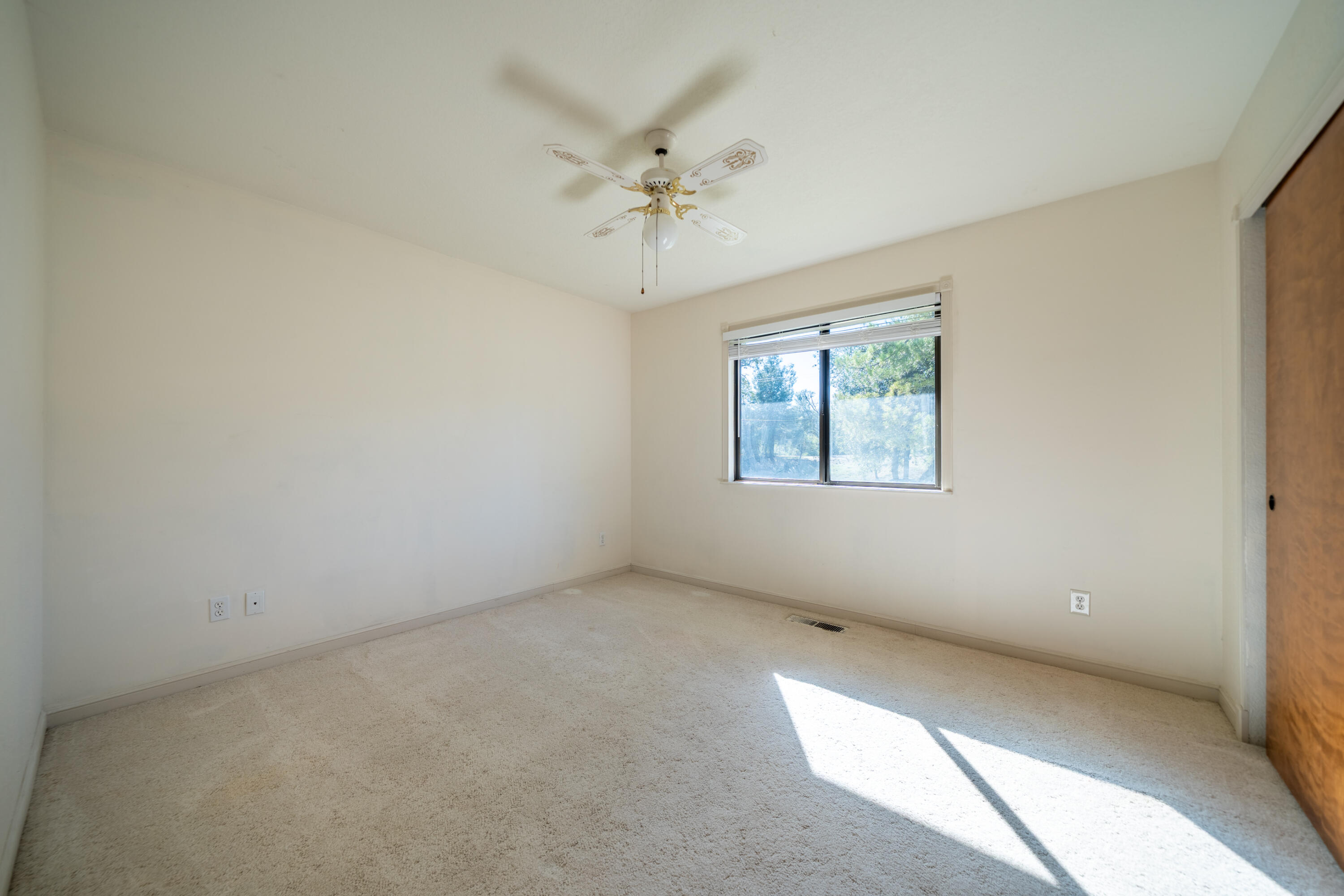 8751 Goldstone Lane Redding, CA 96001 - Photo 24 of 58 8751 Goldstone Ln-41