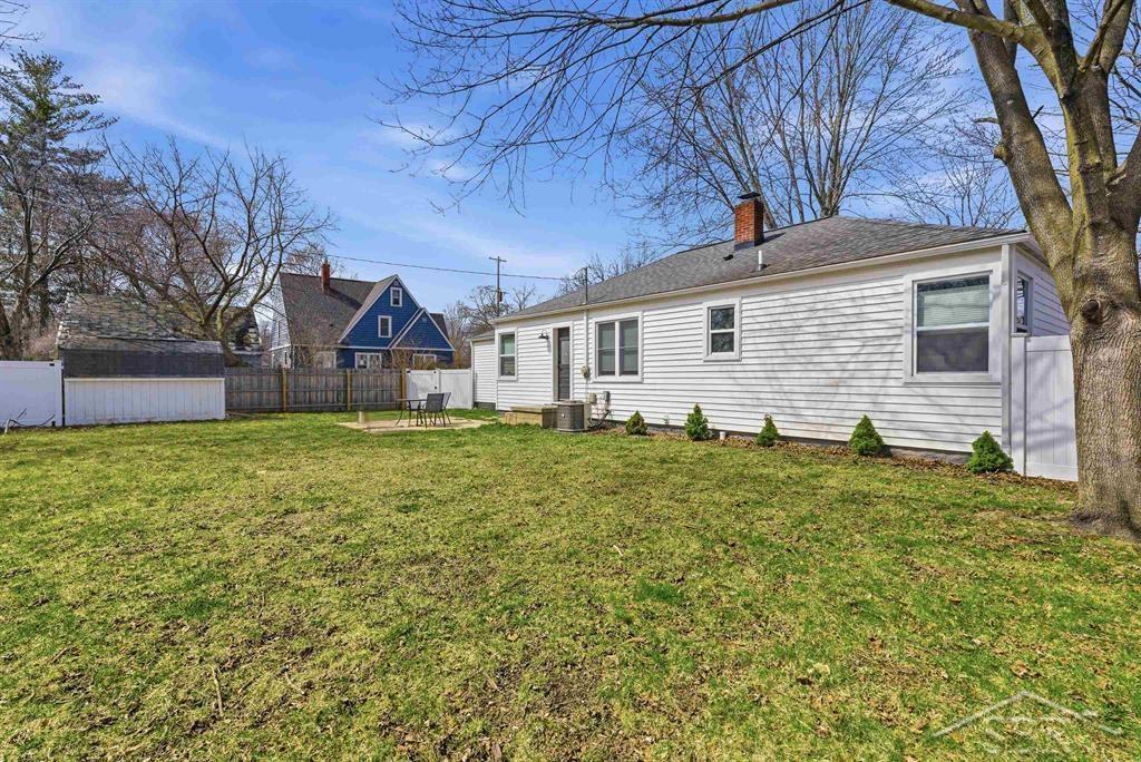 305 West Sugnet Road Midland, MI 48640 - Photo 22 of 27 50205160-e8b15b9a-2e21-4cff-a9fd-0219ab535dbd.JPG