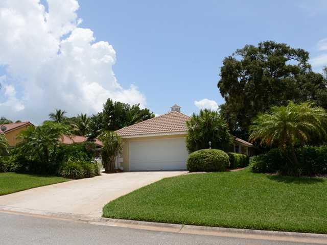 101 South River Road Stuart, FL 34996 - Photo 6 of 22 a view of a back yard of the house