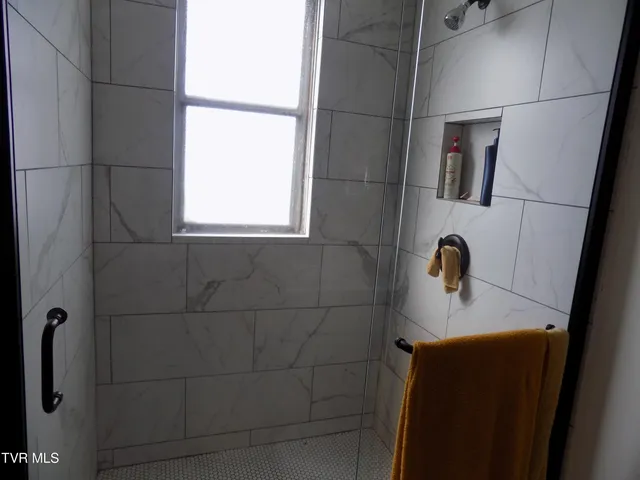 $199,900 | 1200 East McKinney Avenue, Rogersville, TN 37857