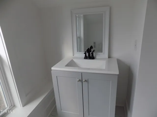 $199,900 | 1200 East McKinney Avenue, Rogersville, TN 37857