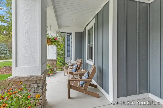 $575,000 | 9495 Douglas Fir Court Northeast, Sparta, MI 49345