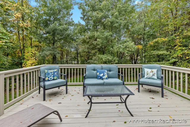 $575,000 | 9495 Douglas Fir Court Northeast, Sparta, MI 49345