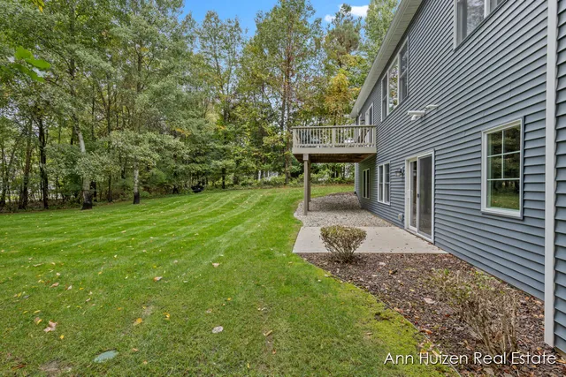 $575,000 | 9495 Douglas Fir Court Northeast, Sparta, MI 49345