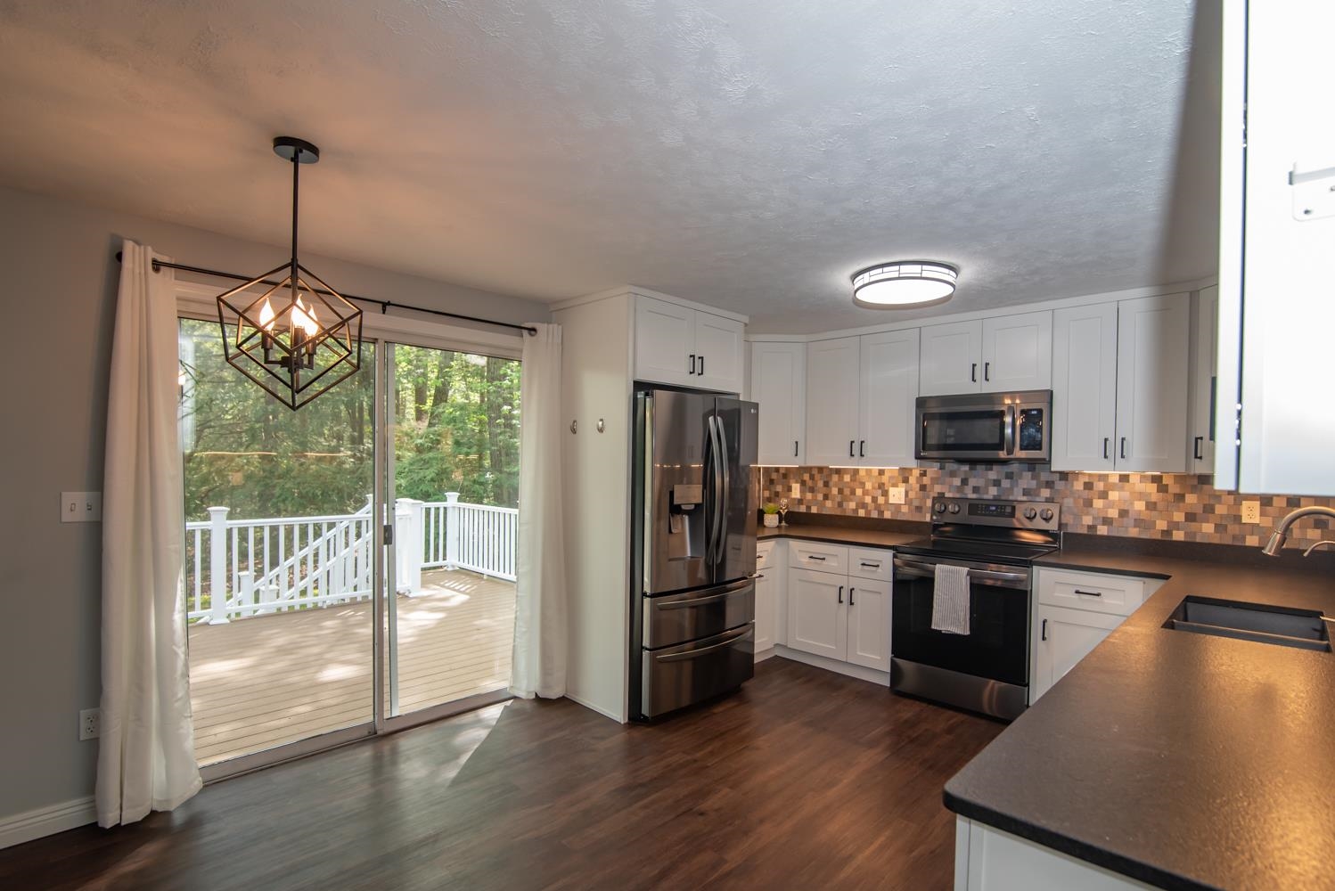 3 Roundtree Drive Merrimack, NH 03054 - Photo 6 of 42 Gallery Image 6