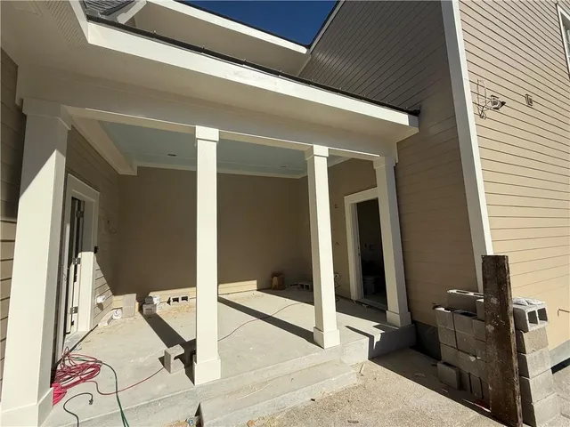 $2,700 | 300 Lafayette Street, Gretna, LA 70053