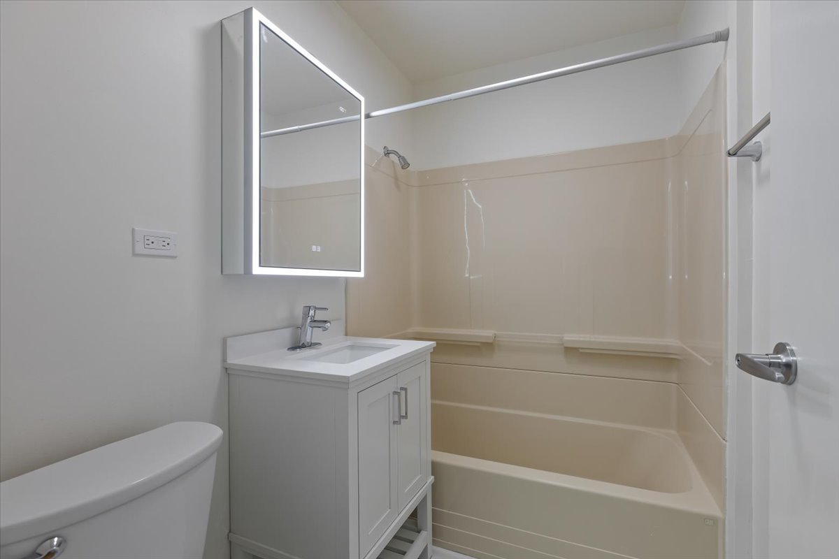 701 Elmhurst Road, Unit H Des Plaines, IL 60016 - Photo 14 of 21