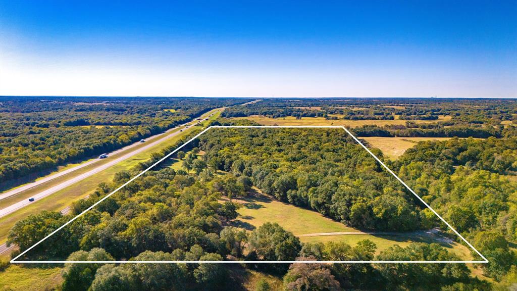45 Interstate 45 Fairfield, TX 75840 - Photo 4 of 32 a view of a swimming pool and lake view