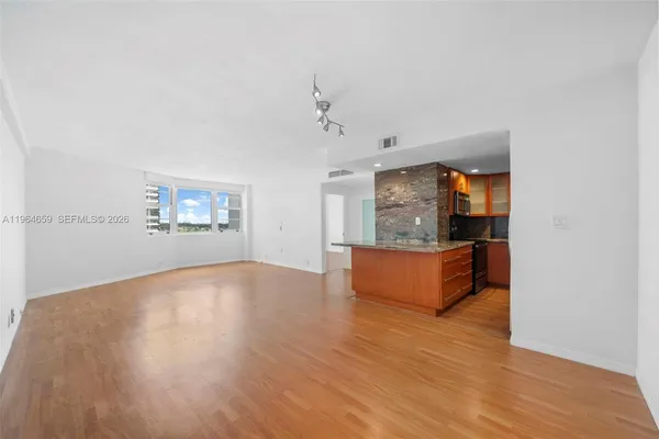 $2,450 | 3301 Northeast 5th Avenue, Unit 714, Miami, FL 33137