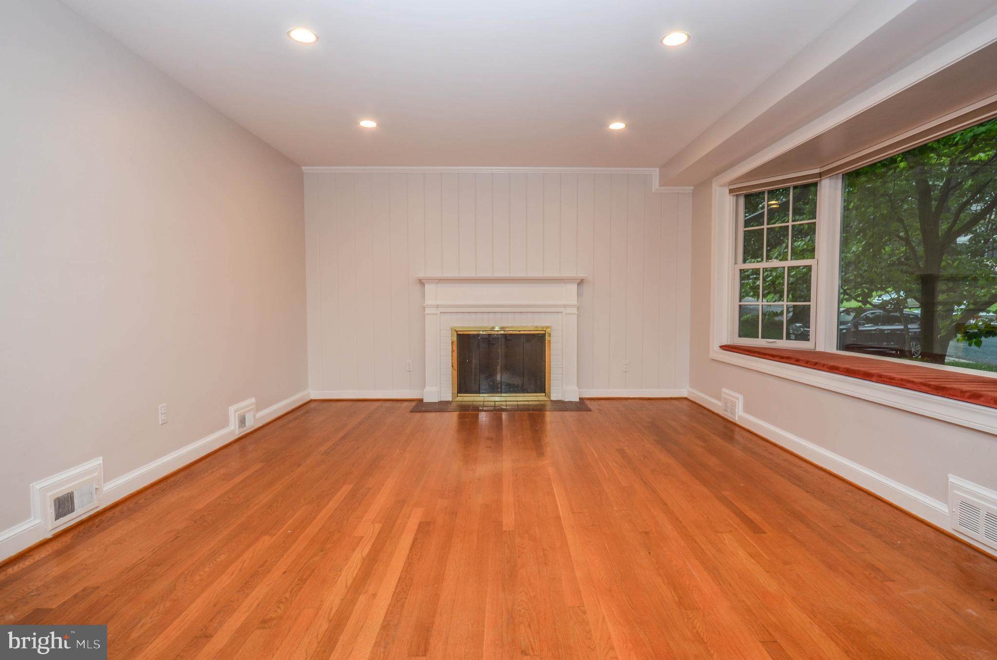 5627 Lamar Road Bethesda, MD 20816 - Photo 3 of 33