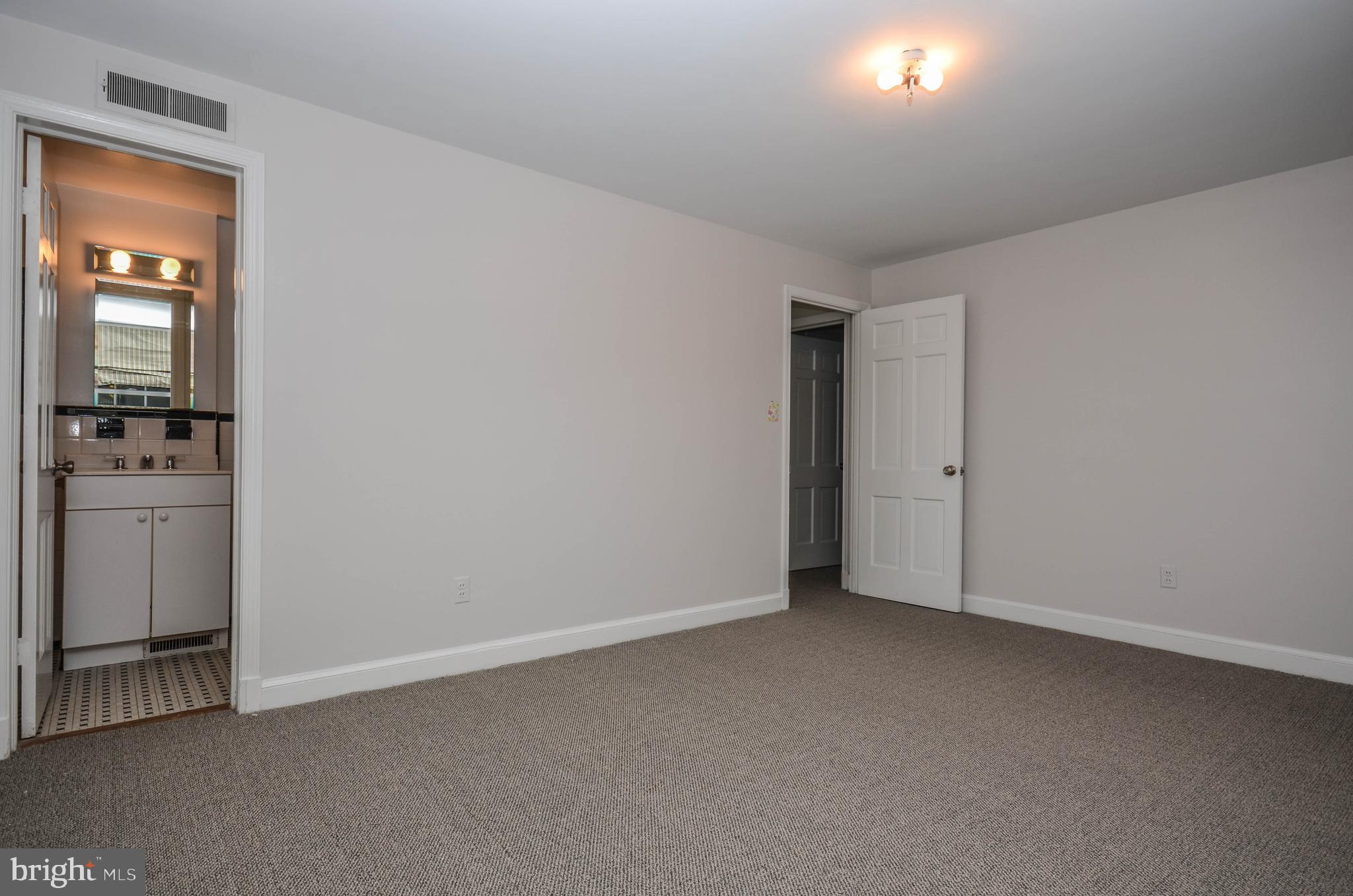 5627 Lamar Road Bethesda, MD 20816 - Photo 23 of 33