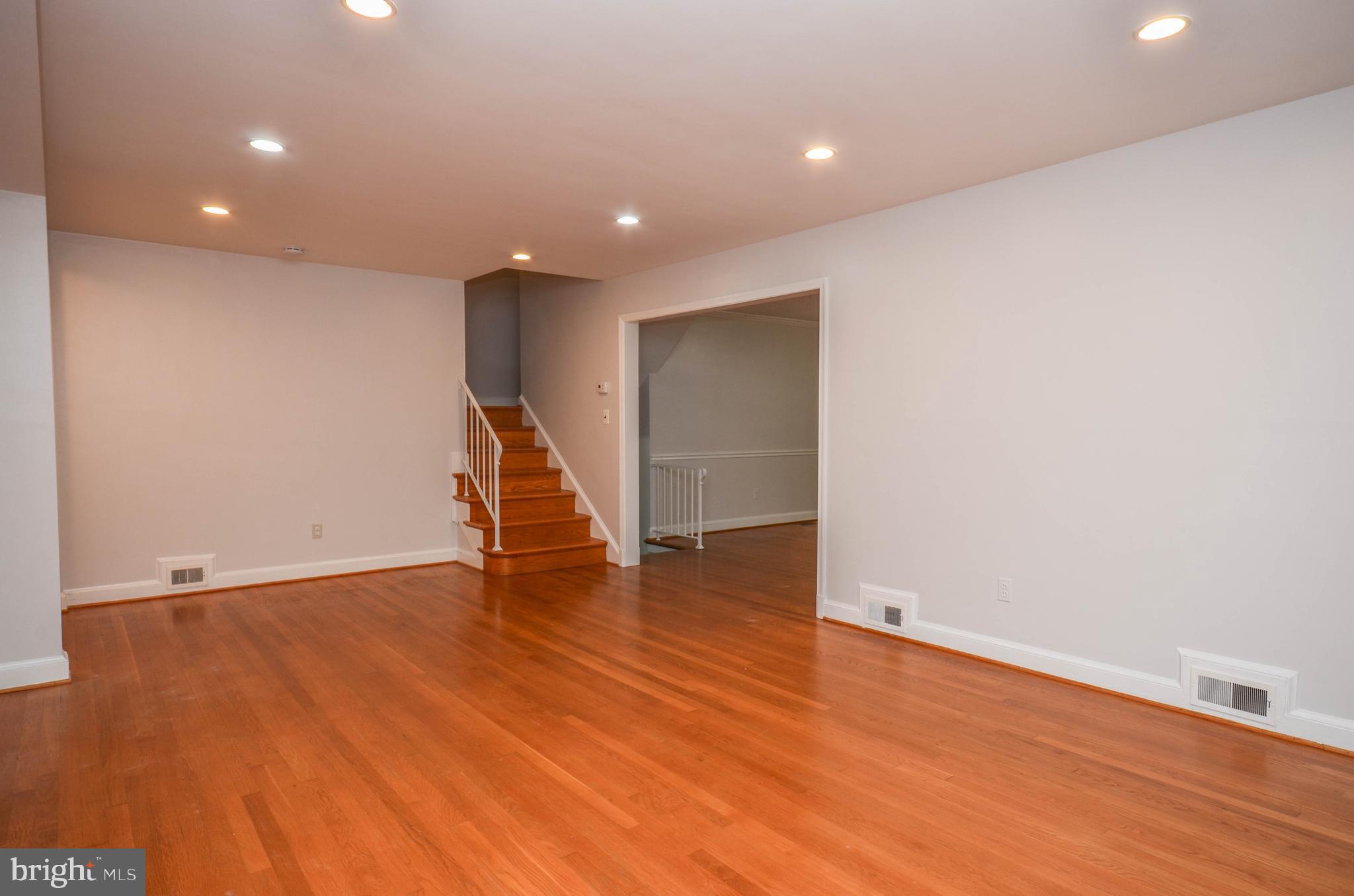 5627 Lamar Road Bethesda, MD 20816 - Photo 4 of 33