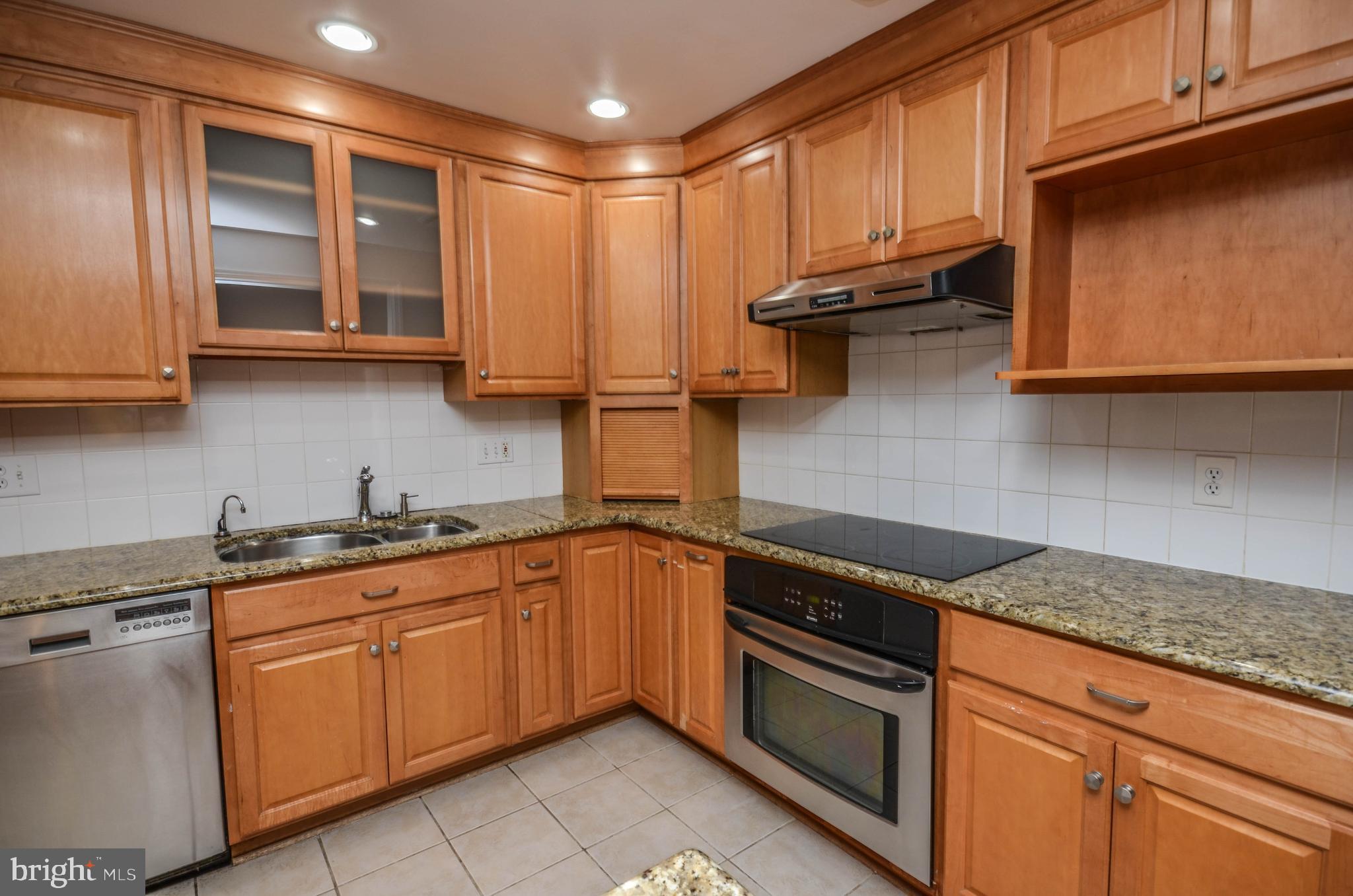 5627 Lamar Road Bethesda, MD 20816 - Photo 7 of 33