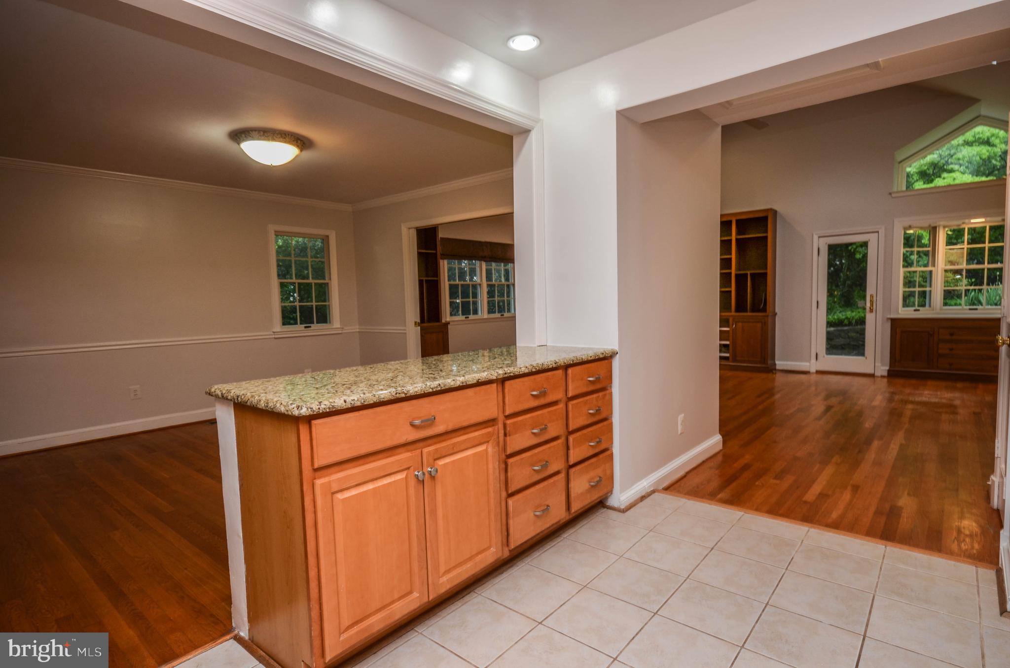 5627 Lamar Road Bethesda, MD 20816 - Photo 9 of 33